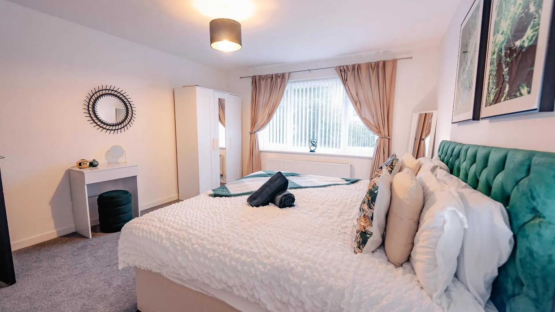 7 Beds - Spacious Apartment - Free Parking Cardiff 0*,  United Kingdom