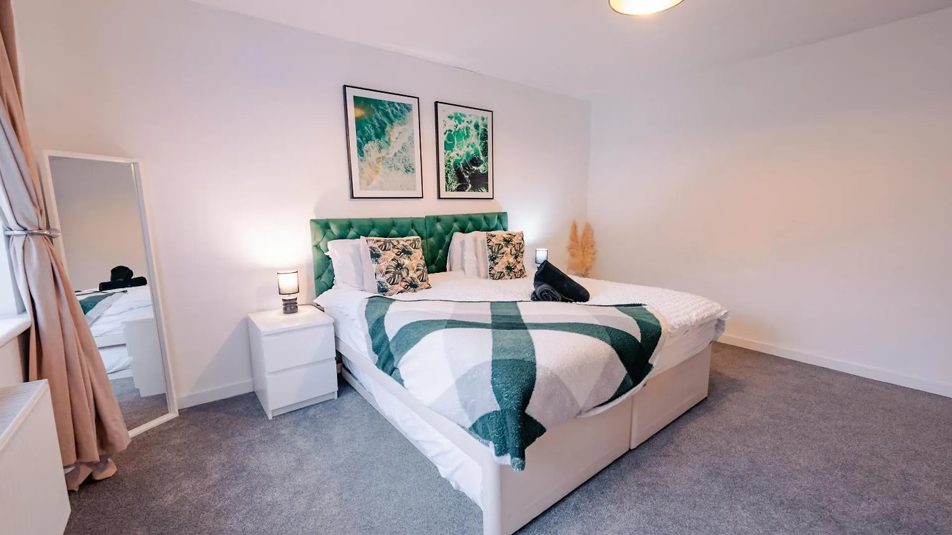 7 Beds - Spacious Apartment - Free Parking Cardiff